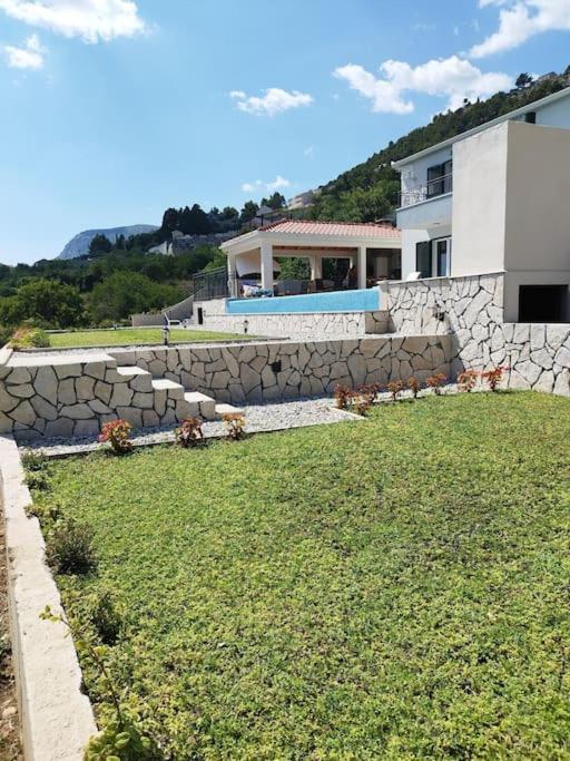 Secluded House - Guaranteed Privacy - Heated Pool Klis Exterior foto